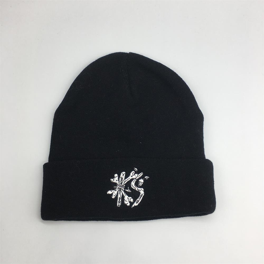 Custom made knitted winter beanies with embroidery logo